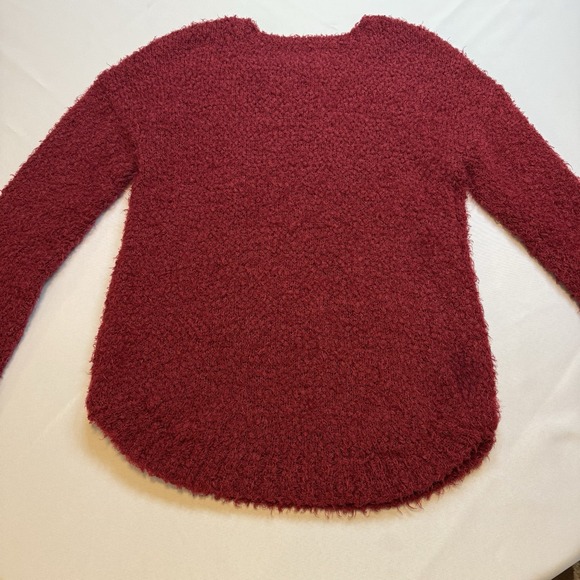 Almost Famous Red Sweater Text Bear Shaggy Long Sleeve V-Neck Cozy Workwear Sz M - Picture 2 of 8